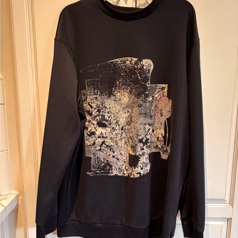 Leith Abstract Print Black long sleeve pullover looks like size XL